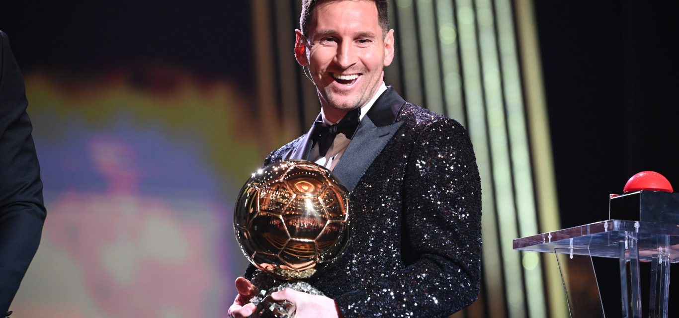 Romance eterno: Lionel Messi ganó su séptimo Balón de Oro